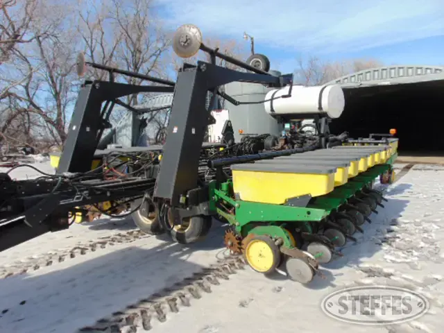 John Deere 7300