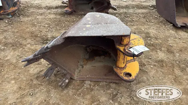 Loader backhoe frost bucket