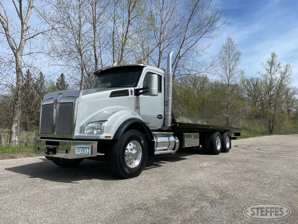 2016 Kenworth T880 Flatbed Truck