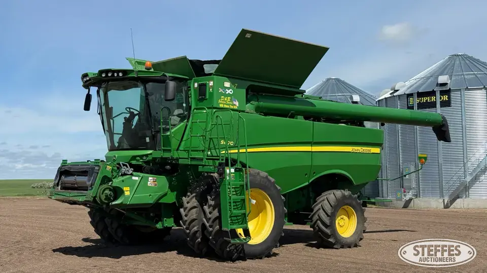 2012 John Deere S670 Combine