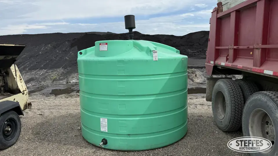 Enduraplas 1,600 gal. poly tank