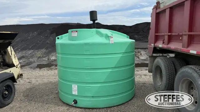 Enduraplas 1,600 gal. poly tank