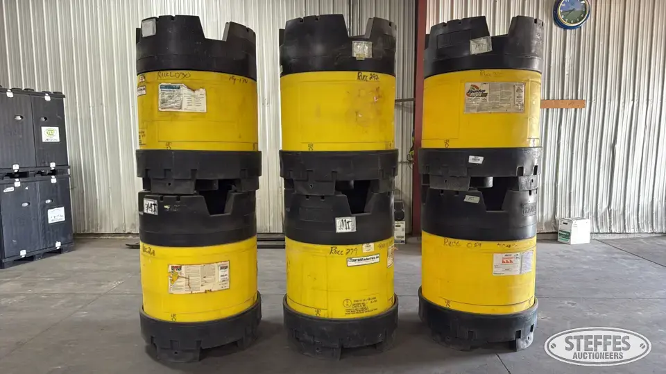 (6) Snyder Industries TransPak 110 gal. poly chemical shuttles Chem-Fert Accessories-Other