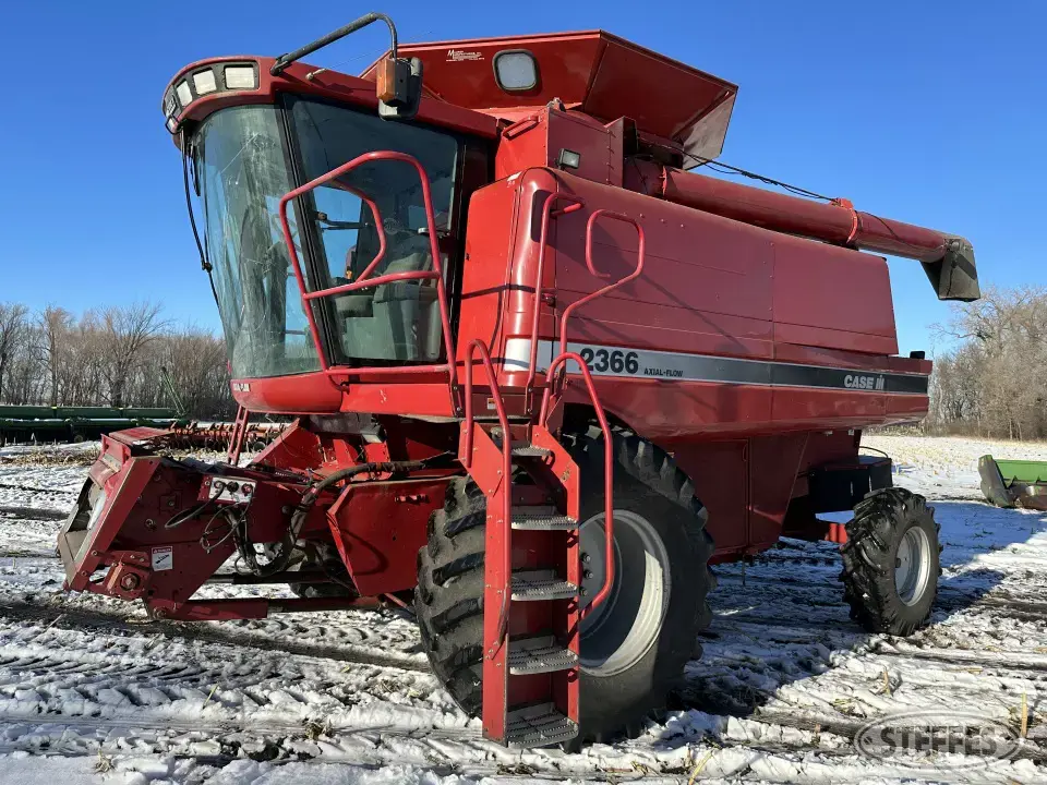 1998 Case-IH 2366 Combine