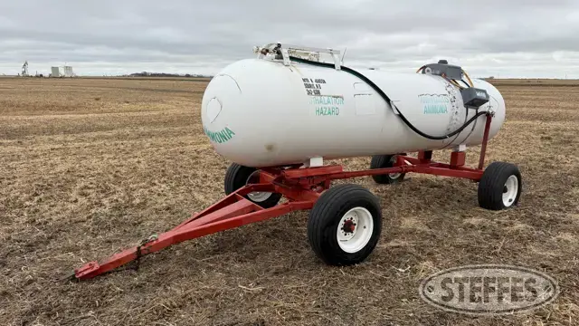 Trinity 1,000 gal. NH3 tank