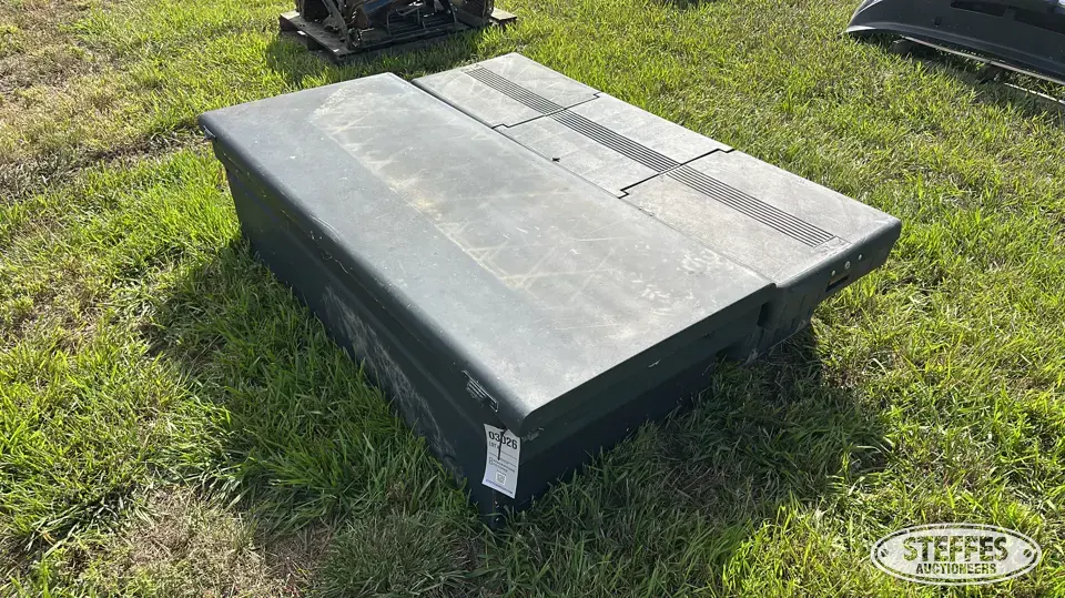 (2) Pickup toolboxes Farm Support Item