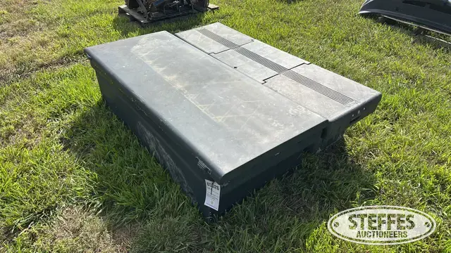 (2) Pickup toolboxes