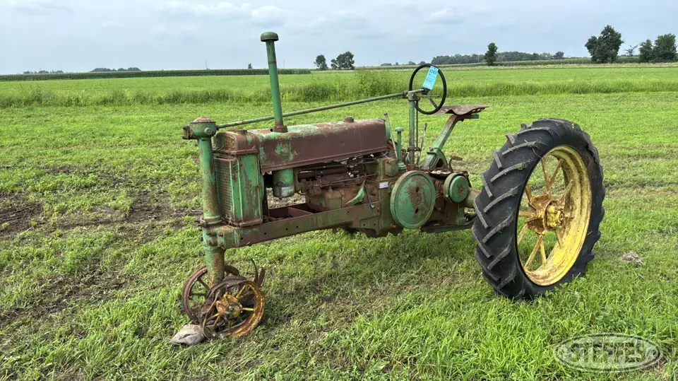 1937 John Deere B 2WD Tractor