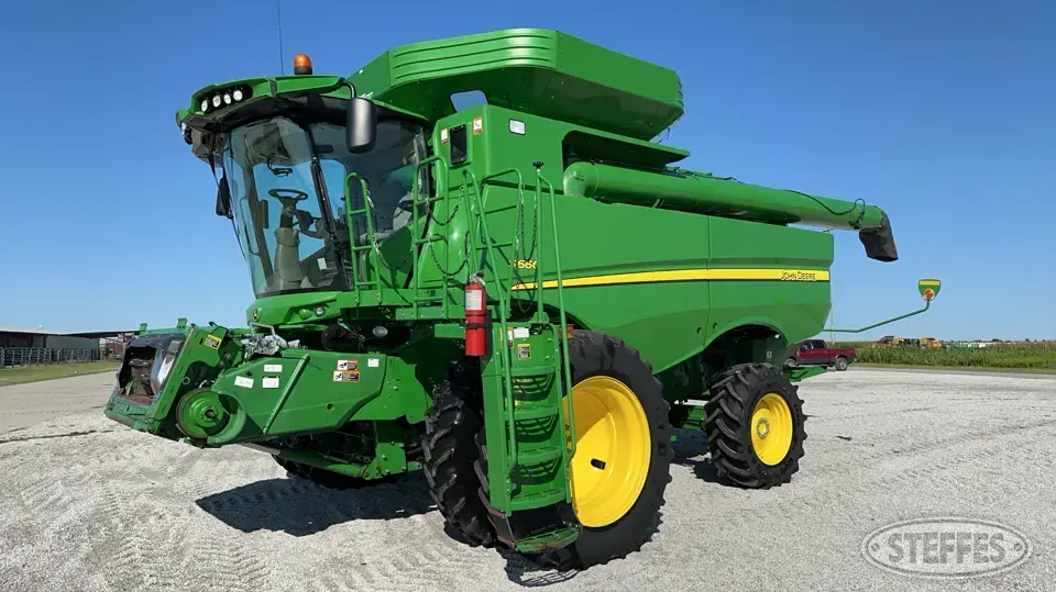 2013 John Deere S660 Combine