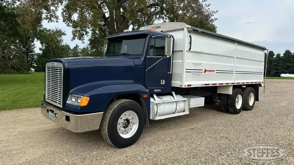 1997 Freightliner FLD120 Tandem Boxed Truck