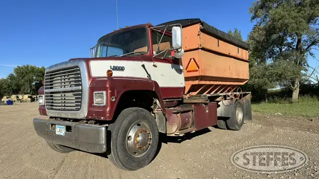 1993 Ford L8000