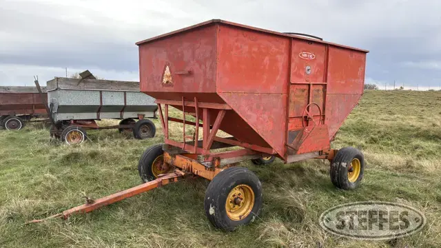 Farm King gravity wagon