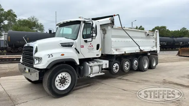 2015 Freightliner 114SD