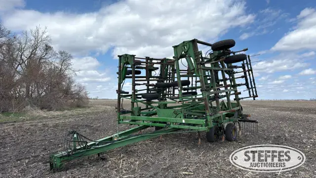 John Deere 685