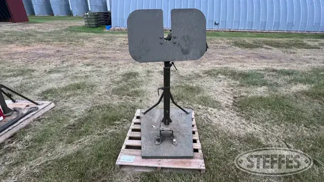 Vehicle 50 cal. machine gun mount