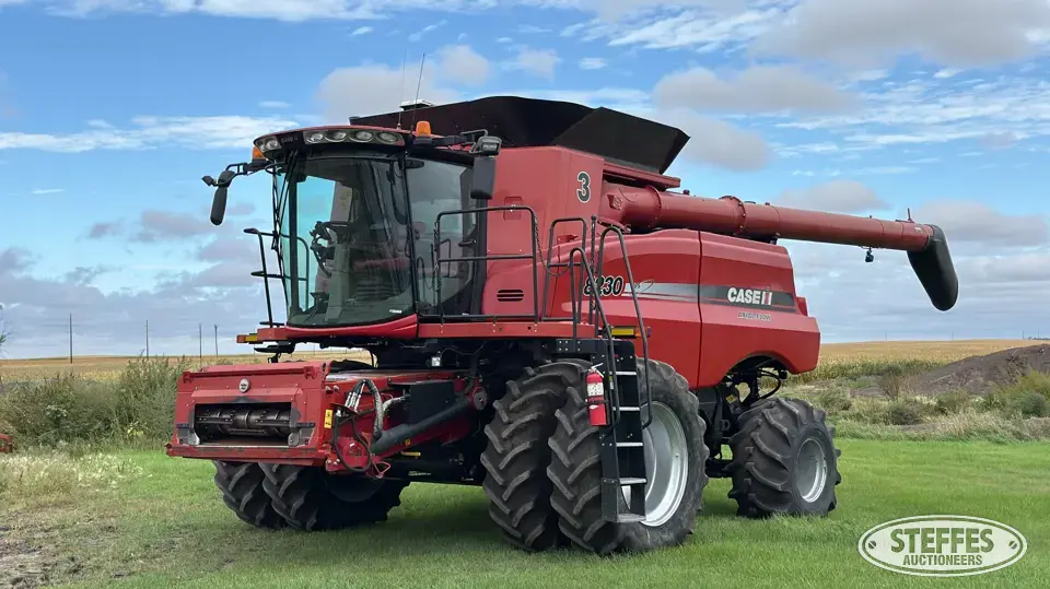 2013 Case IH 8230 Combine