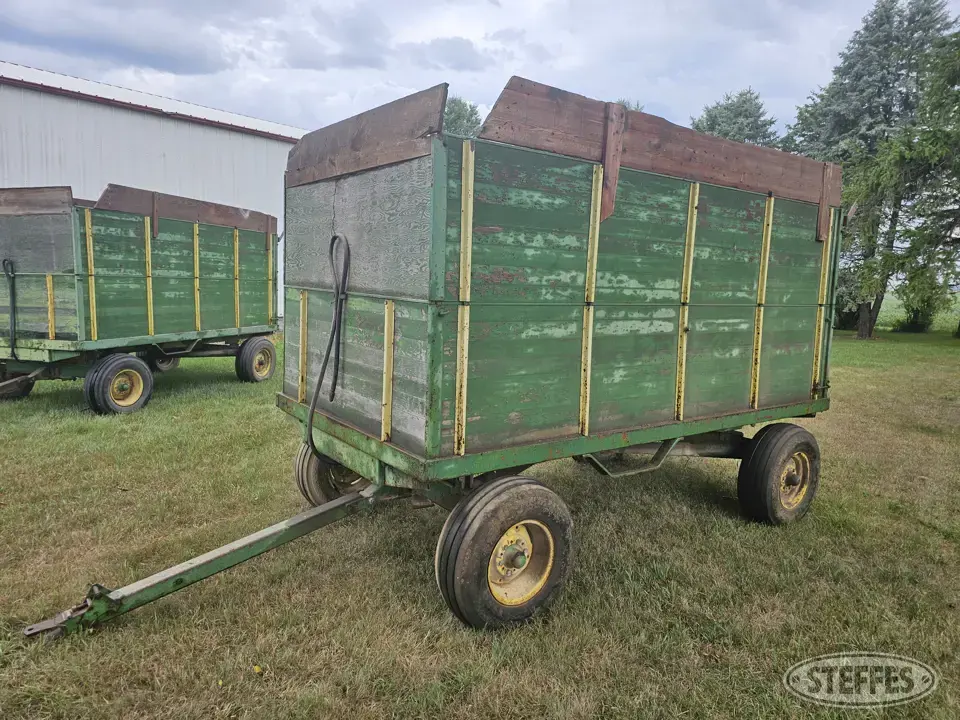 John Deere Barge Box Wagon