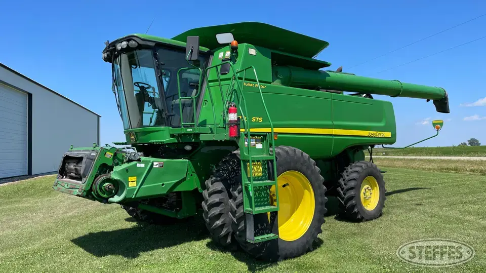 2010 John Deere 9770 STS Combine