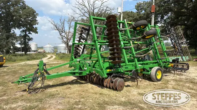 John Deere 2310
