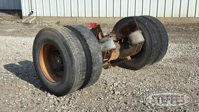 Challenger air ride pusher axle
