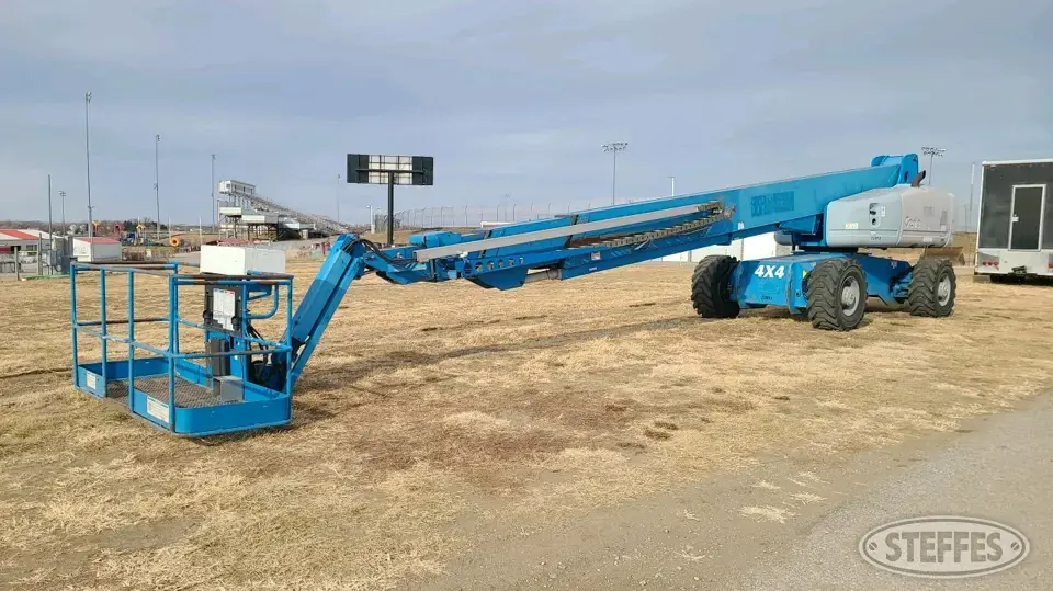 2002 Genie S-125 Boom Lift