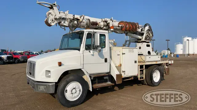 2003 Freightliner FL70