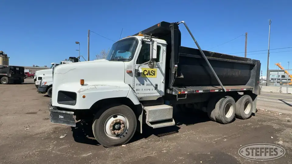 2003 International 5600i Dump Truck