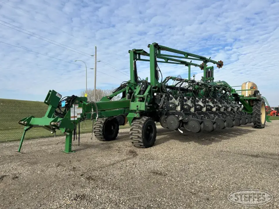 2009 Great Plains YP1625 12 or More Row Planter