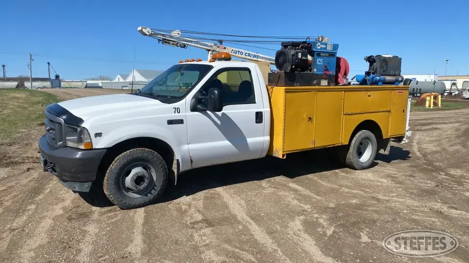 2002 Ford F-350 Super Duty XL Specialty Truck