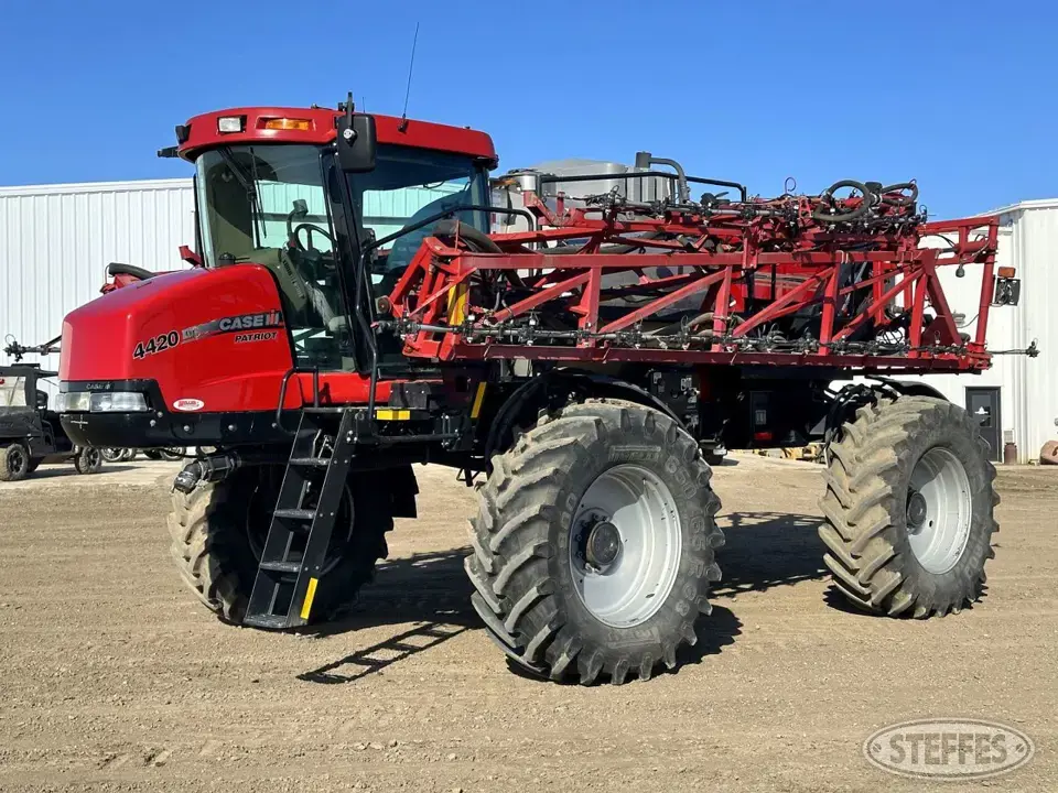 2008 Case IH 4420 Self-Propelled Sprayer