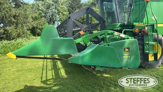 John Deere 920F