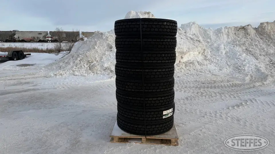 (8) Headway HLD811 11R22.5 tires Truck Tire