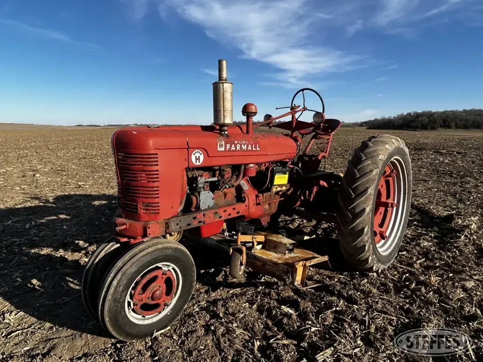 Farmall H 2WD Tractor