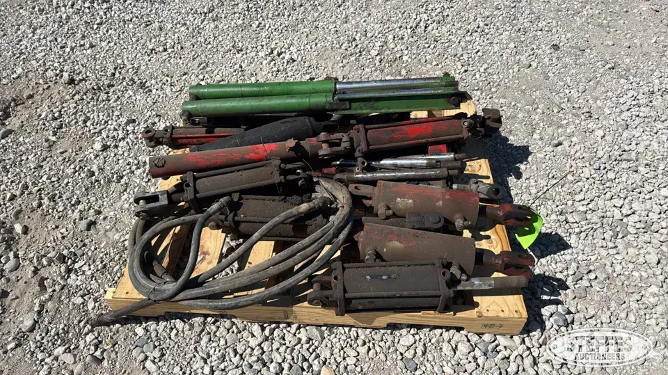 Various hyd. cylinders Ag Equipment Part