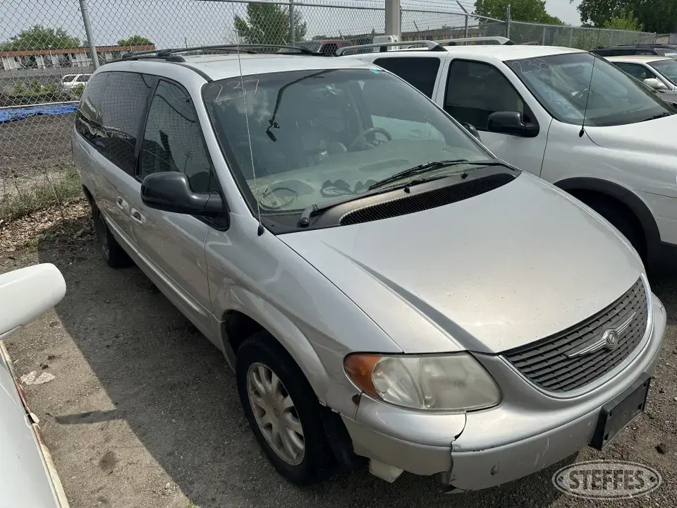 2003 Chrysler Town & Country Van