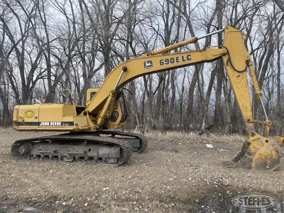 1997 John Deere 690E LC Excavator