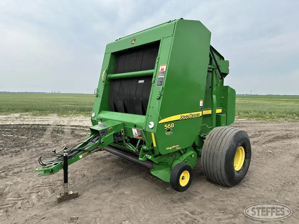 2010 John Deere 568 Round Baler