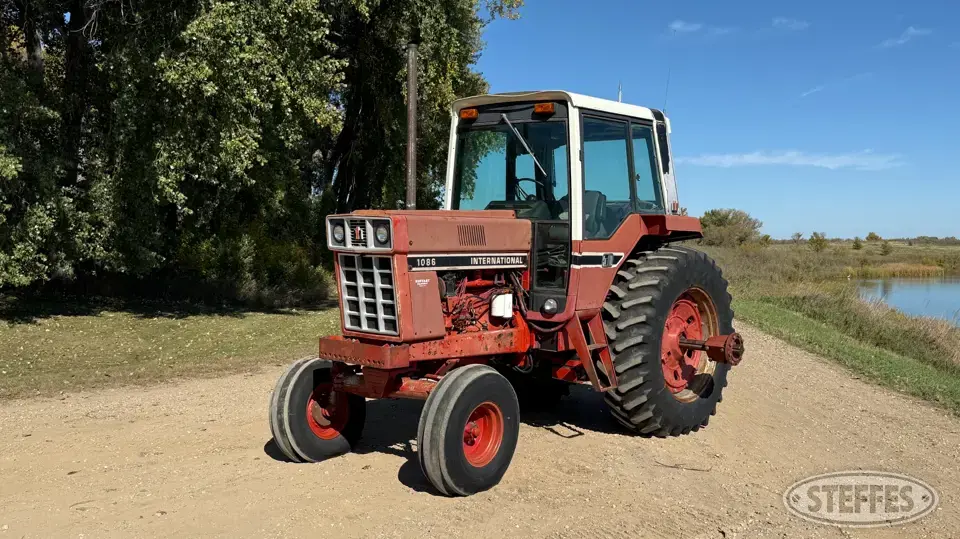 1978 International 1086 2WD Tractor