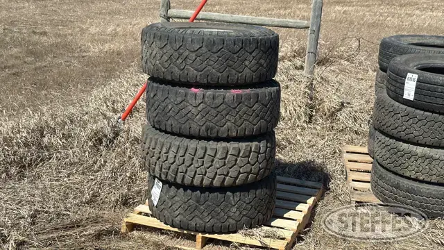 (4) Goodyear 285/70R17 tires