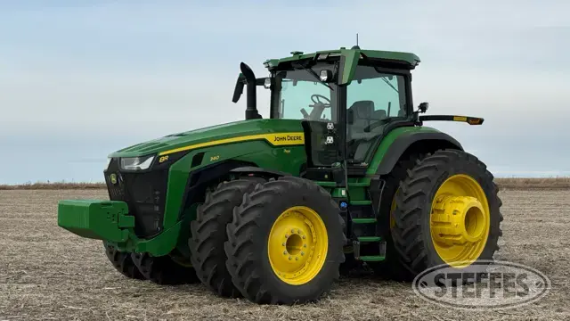2023 John Deere 8R 340