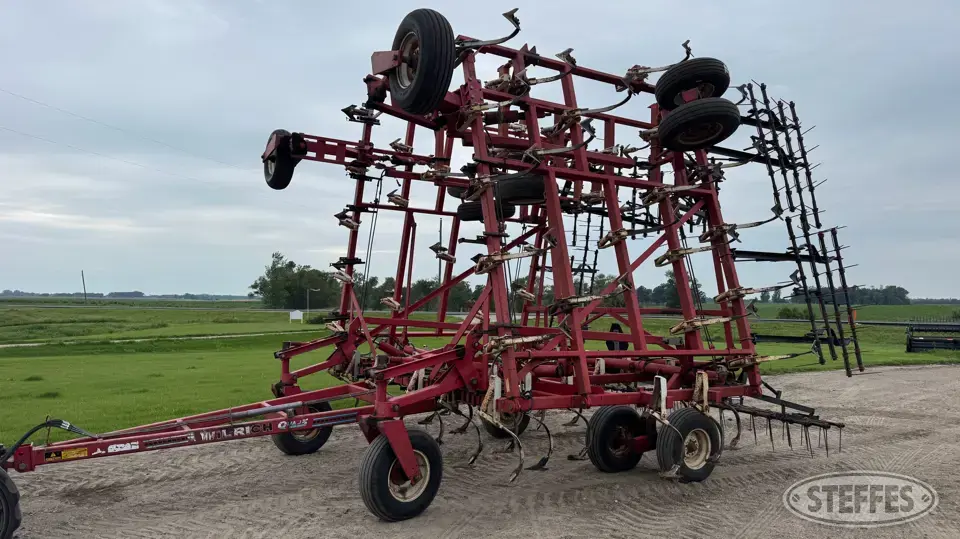 Wil-Rich Quad-5 Field Cultivator