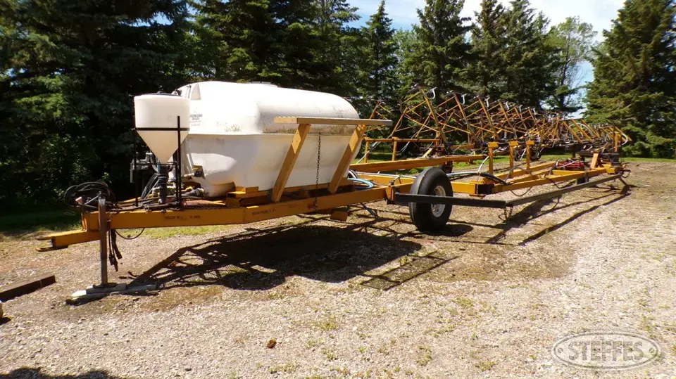 1991 Keller Welding & Mfg. Pull-Type Sprayer
