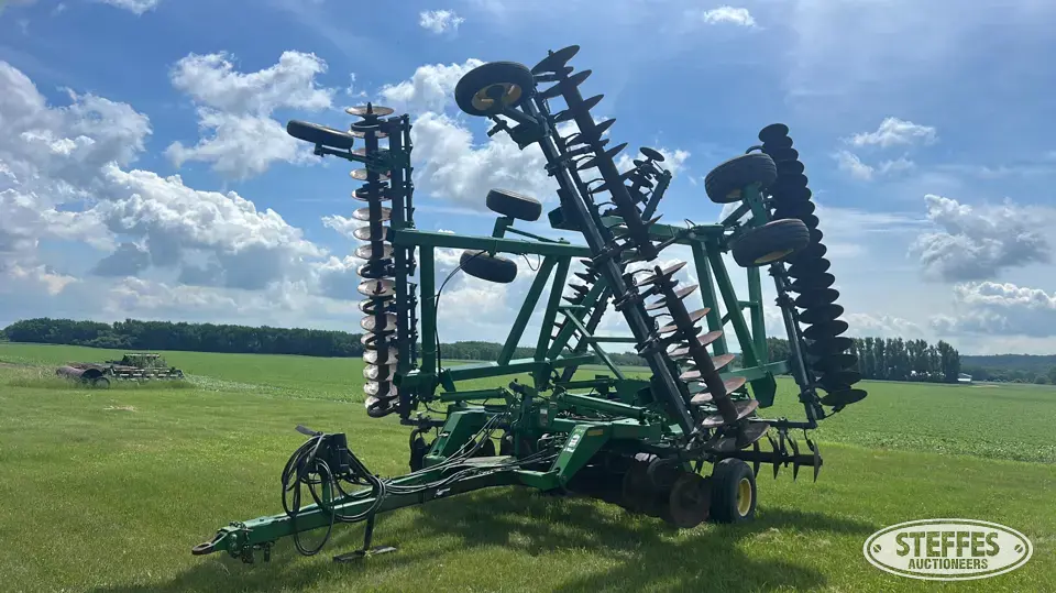2007 John Deere 637 Disc