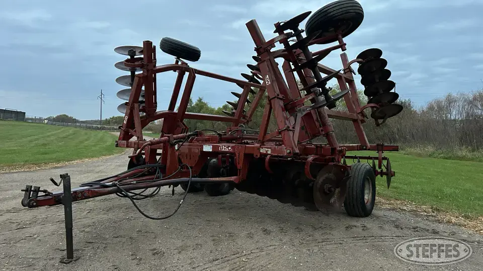 Massey Ferguson 820 Disc