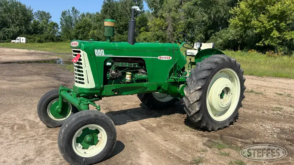 1960 Oliver 880 2WD Tractor