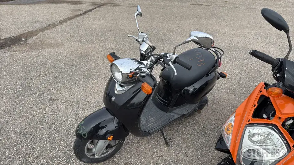 2009 Yamaha Vino 125 Motorcycles and Scooter
