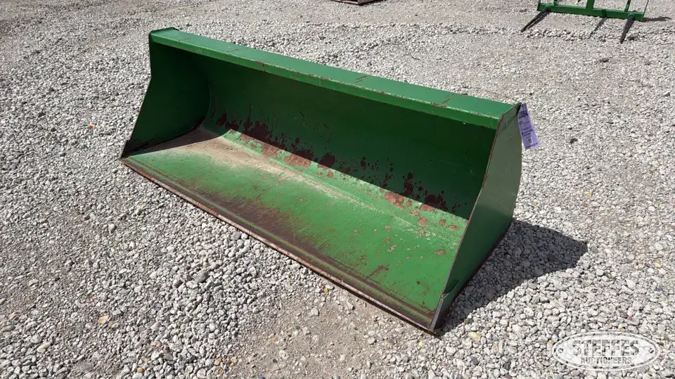 2016 John Deere bucket Tractor Loaders and Attachment