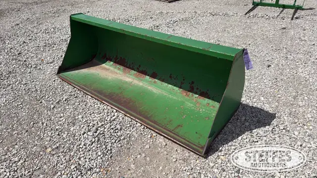 2016 John Deere bucket