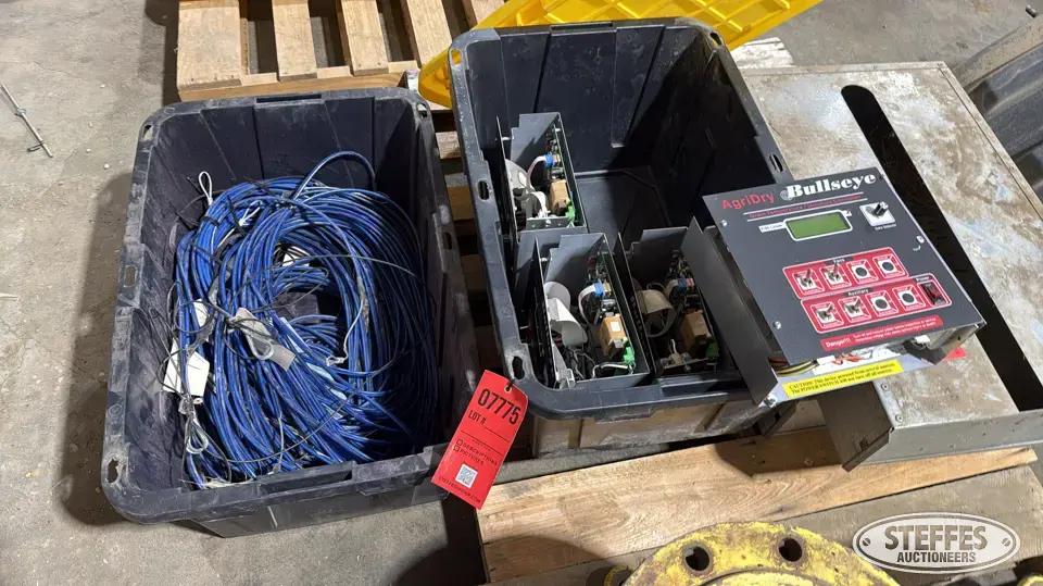 (4) AgriDry Bullseye grain moisture/temperature controllers Bin Accessory