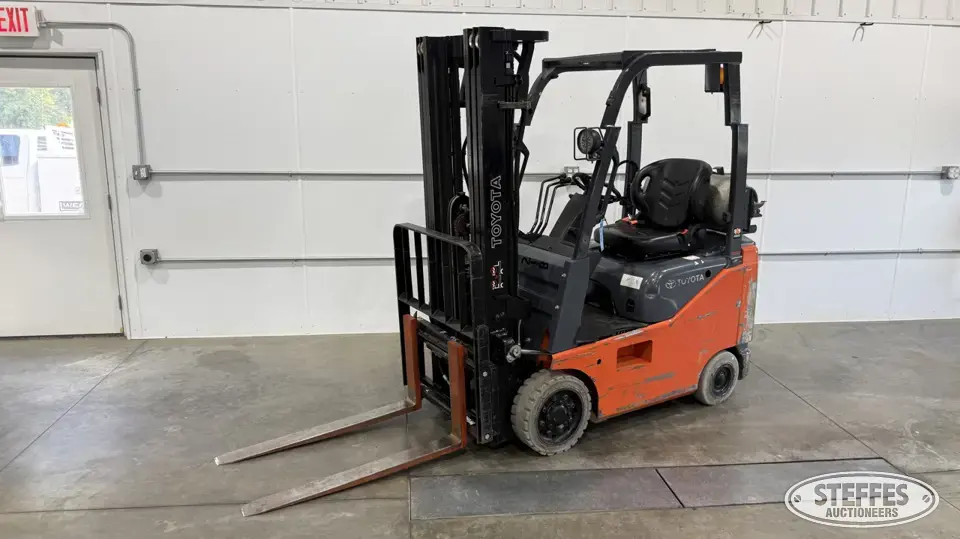 Toyota 8FGCU15 Warehouse Forklift